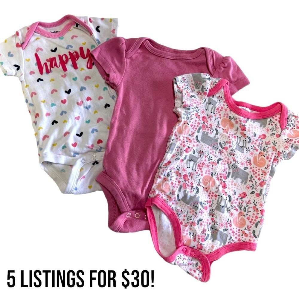 Baby Girl 3-6 Months Set of 3 Bodysuits
Size 3-6 months
